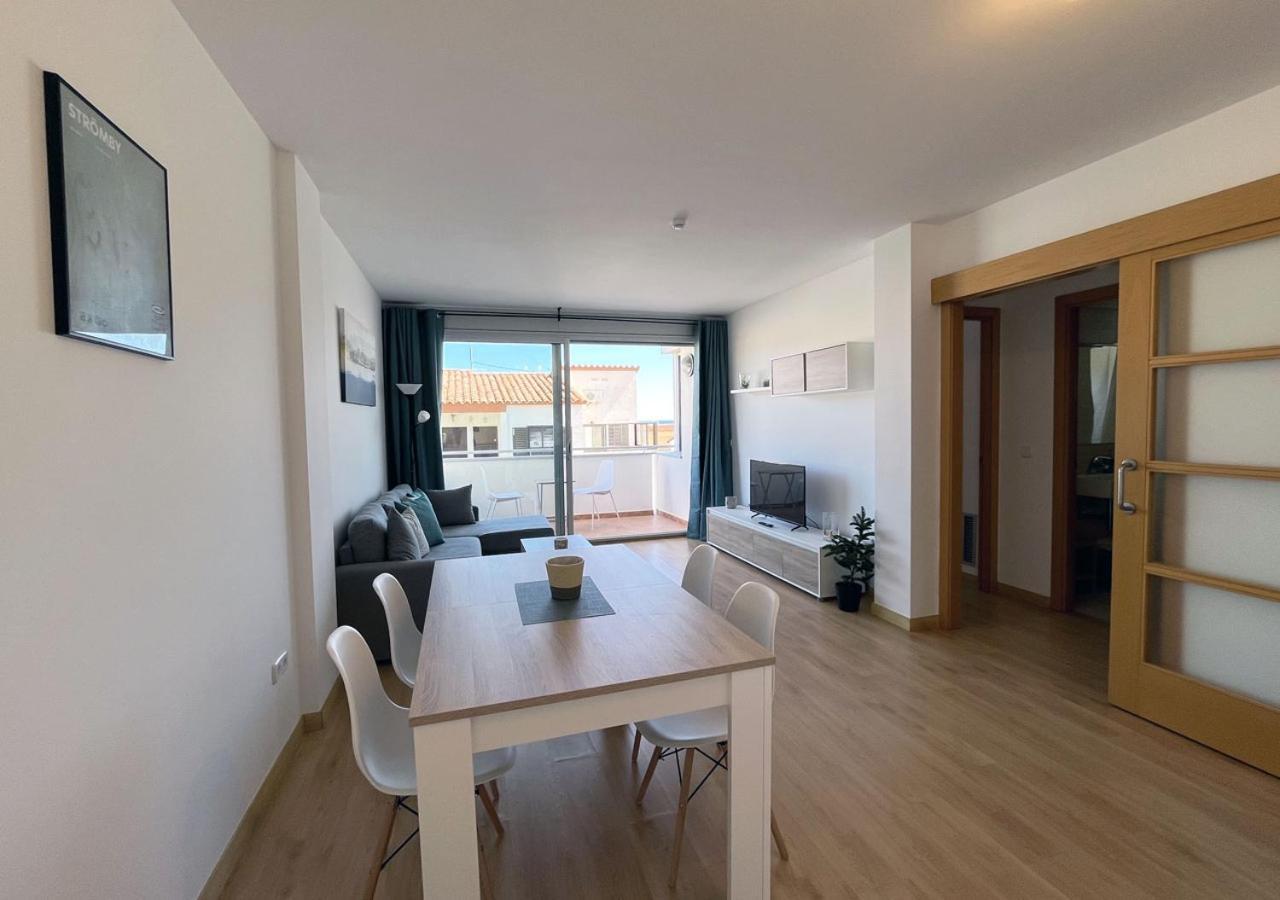 2-Bedroom Brand New Apartment Steps From The Beach Llançà Extérieur photo
