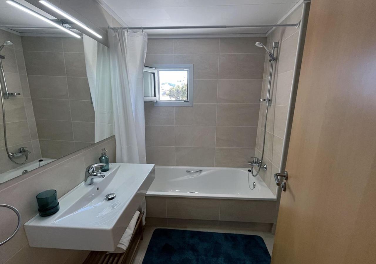 2-Bedroom Brand New Apartment Steps From The Beach Llançà Extérieur photo